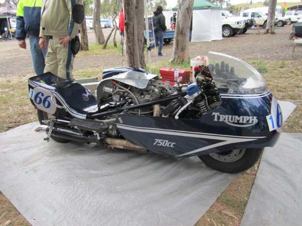 296907_253607818023832_100001238478744_758702_1681251514_n